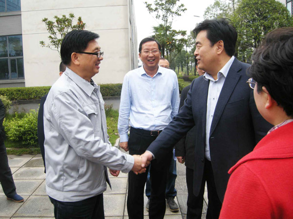 男阳茎进女阳道视频大全