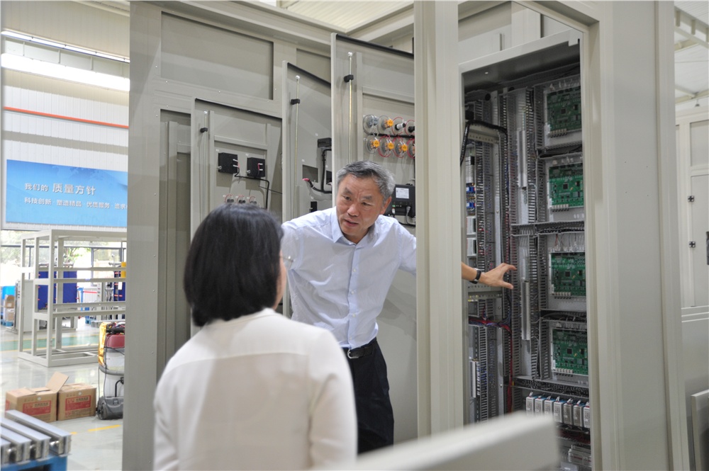 男阳茎进女阳道视频大全